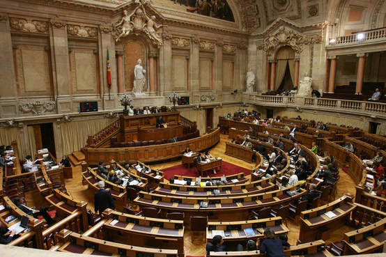 O Acordo Ortográfico, o Brasil e o parlamento português